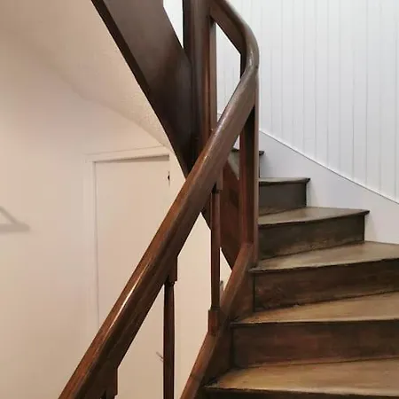 Maison Chaleureuse Dans Petite Cite De Caractere