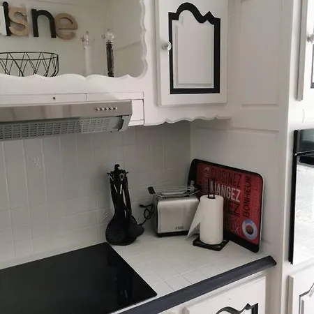 Maison Chaleureuse Dans Petite Cite De Caractere *