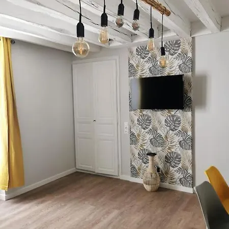 Maison Chaleureuse Dans Petite Cite De Caractere